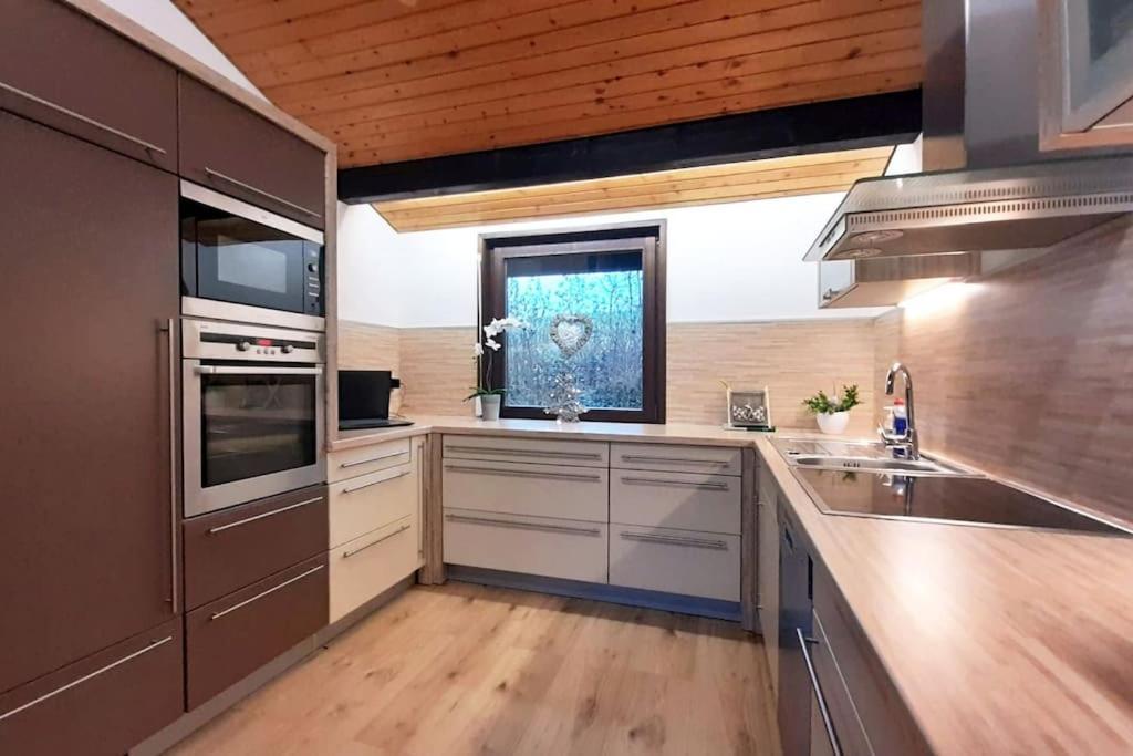 משדה Ferienhaus Lena Im Sauerland Direkt Am Hennesee מראה חיצוני תמונה