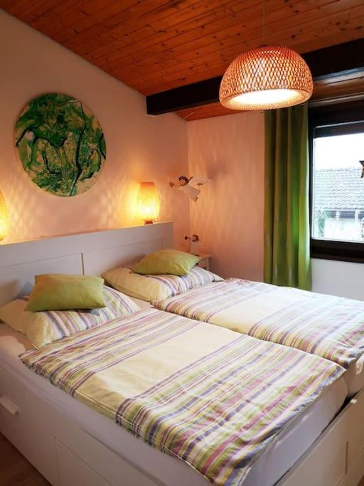 משדה Ferienhaus Lena Im Sauerland Direkt Am Hennesee מראה חיצוני תמונה