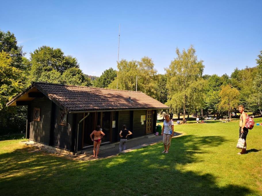 משדה Ferienhaus Lena Im Sauerland Direkt Am Hennesee מראה חיצוני תמונה