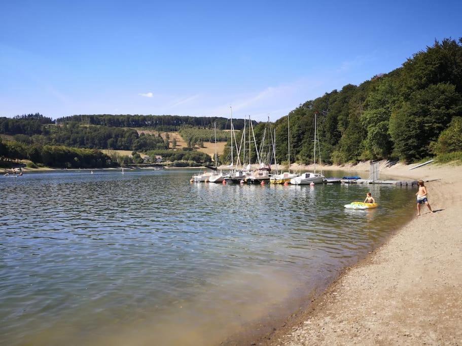 משדה Ferienhaus Lena Im Sauerland Direkt Am Hennesee מראה חיצוני תמונה